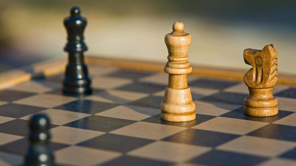 Partida de ajedrez - En Reversa apoyamos tus estrategias