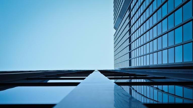 Quién es Reversa Vistas de edificios - Quién es reversa